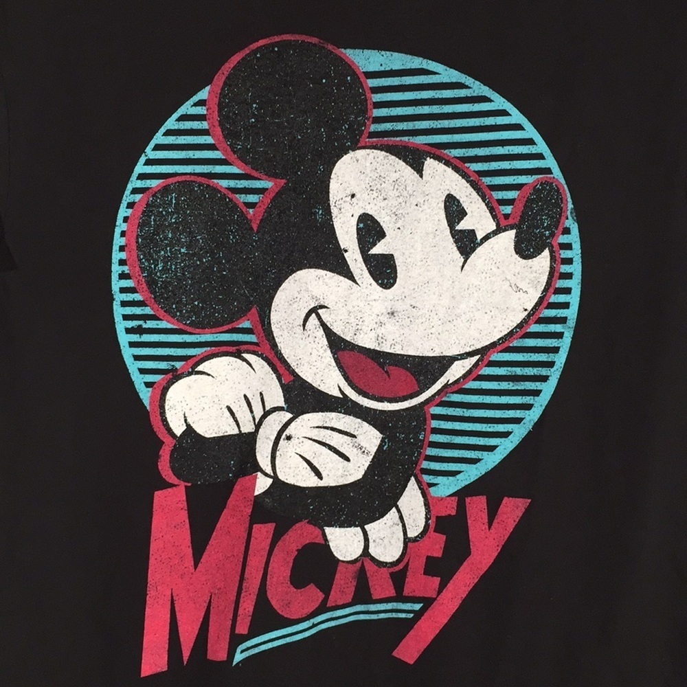 Disney Mickey Mouse Arms Crossed Tee Medium